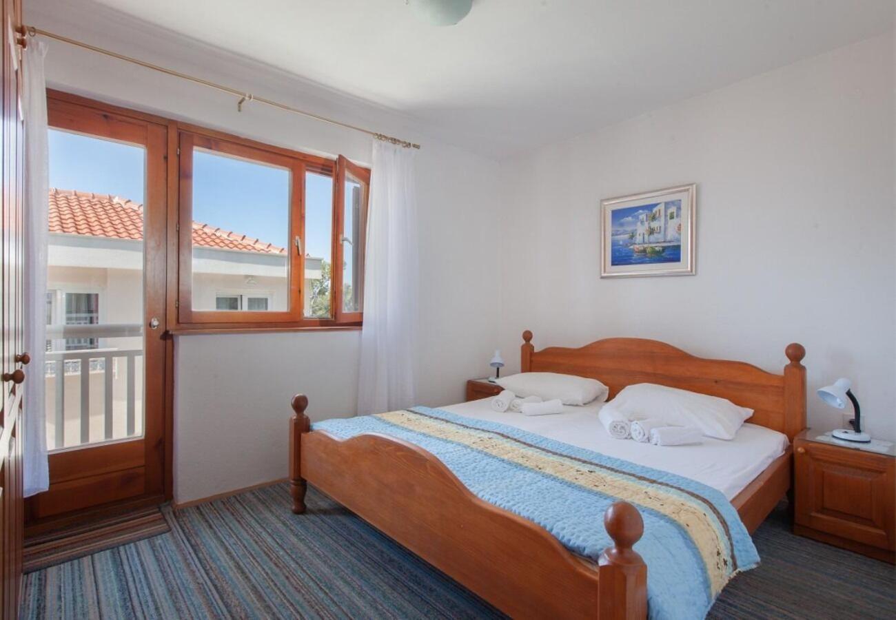 Apartment Ante M Brela Eksteriør bilde